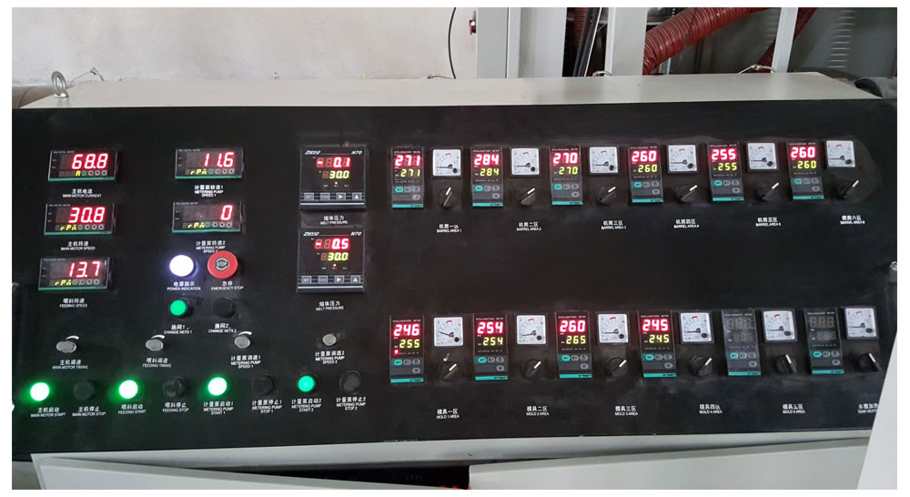 Application of temperature controller in plastic machinery industry